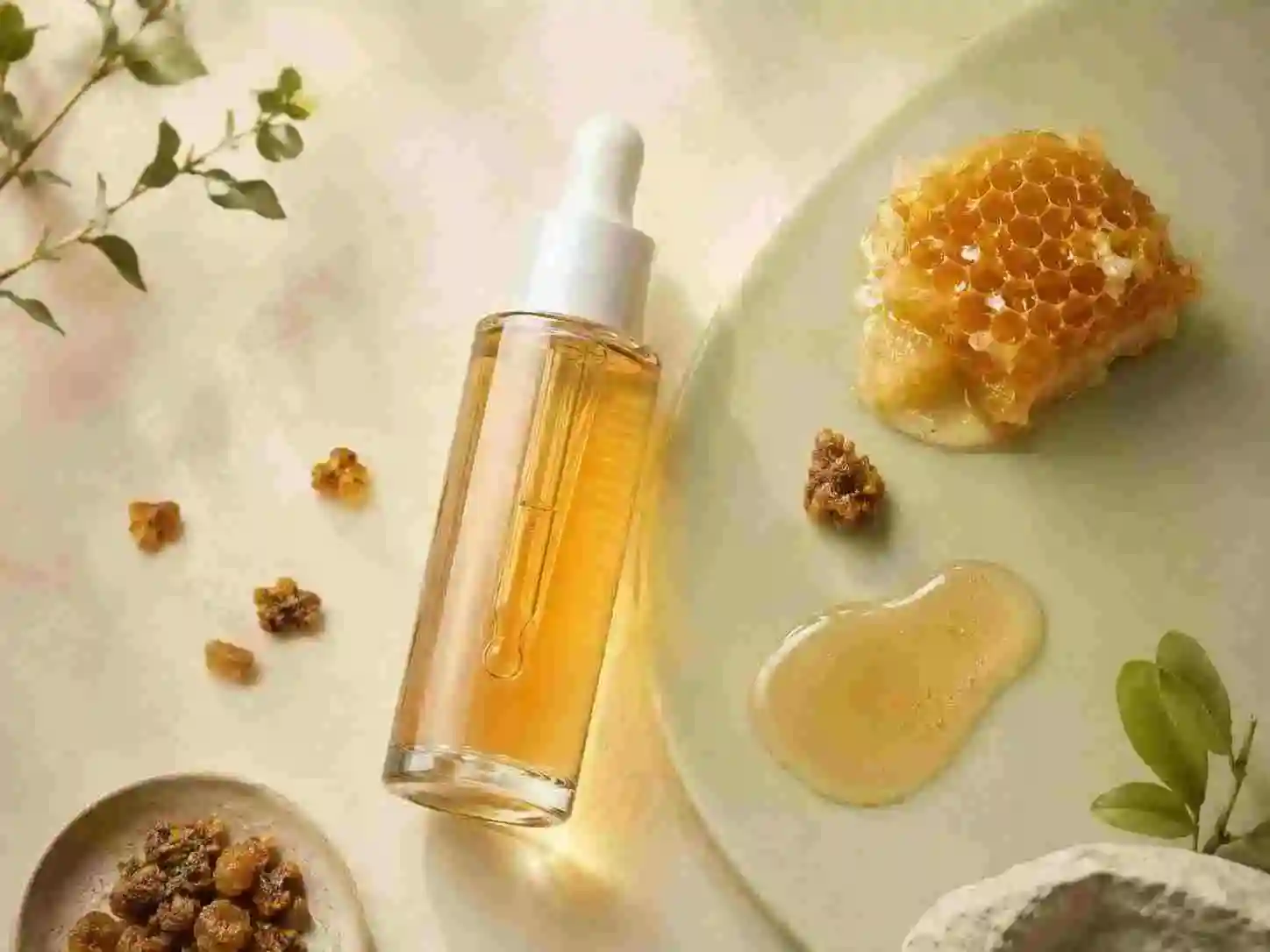 Propolis glow skincare serum thumbnail